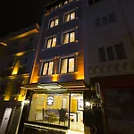 Aparthotel Golden Galley 3*