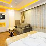 Golden Galley Aparthotel 3*