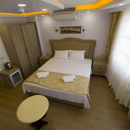 מלון דירות Golden Galley 3*