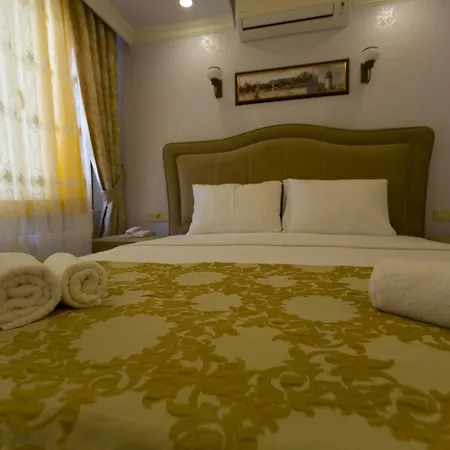 Golden Galley Aparthotel 3*