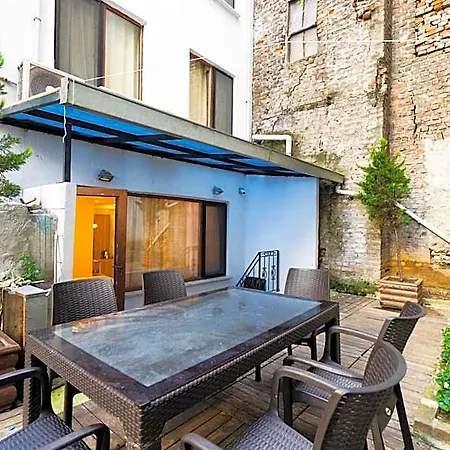 Golden Galley Aparthotel