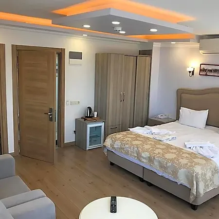 Aparthotel Golden Galley 3*