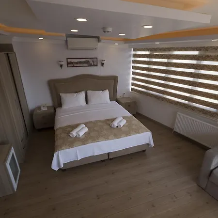 Golden Galley Aparthotel 3*