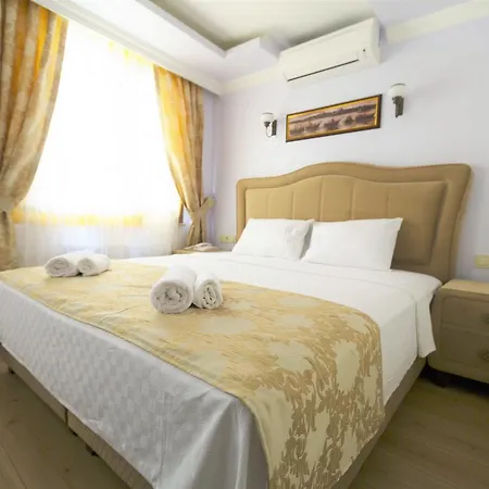 Aparthotel Golden Galley 3*