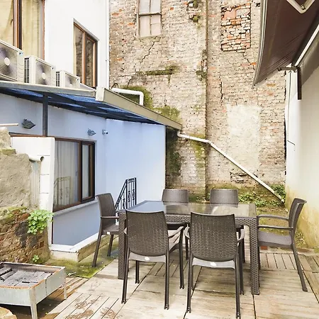 Golden Galley Aparthotel 3*