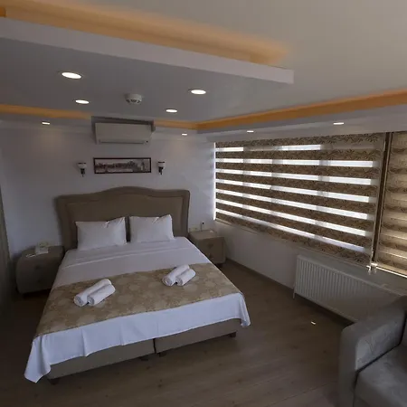 Golden Galley Apartmanhotel 3*